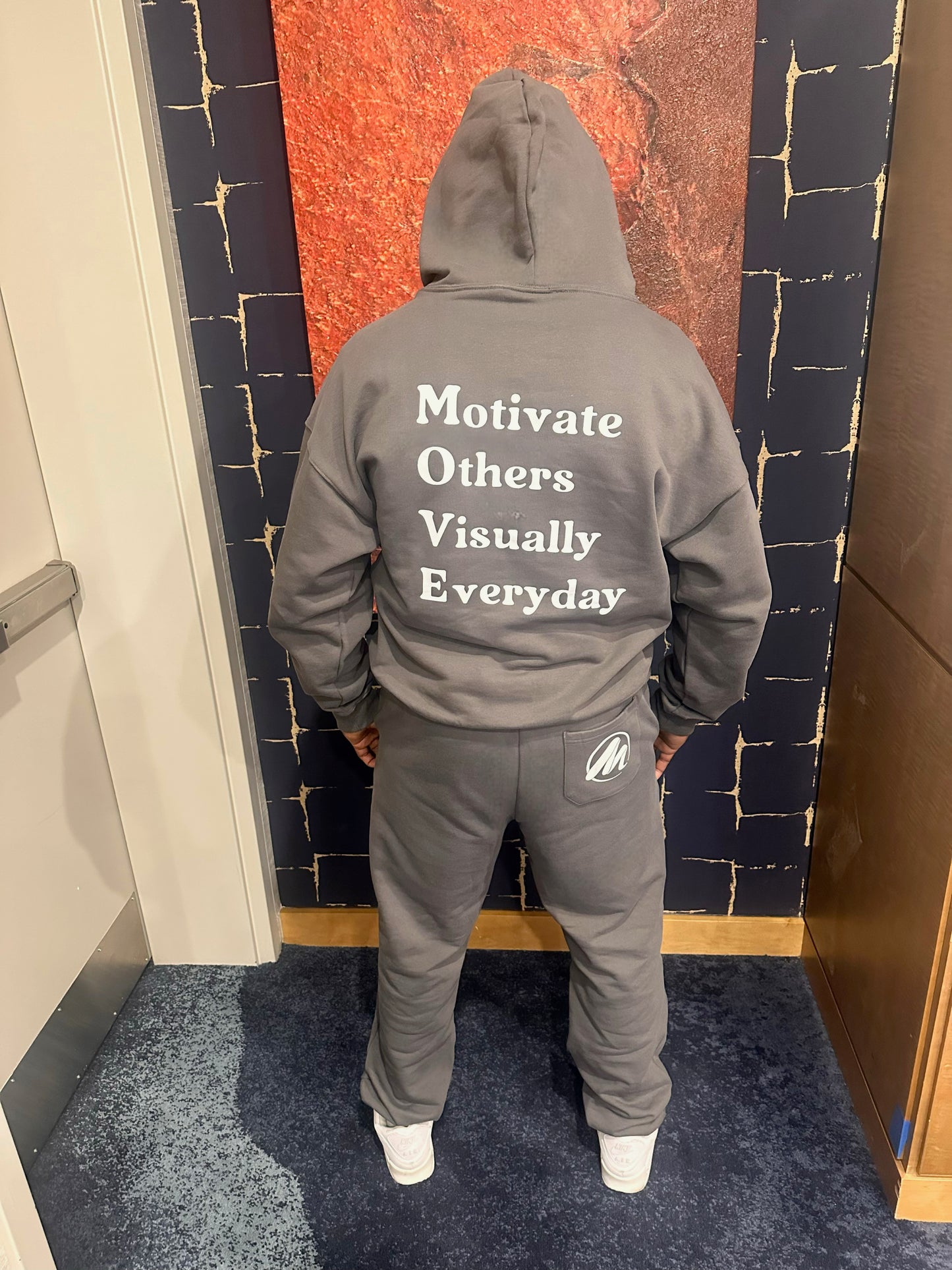 MOVE MOVEMENT LOGO SWEATSUIT