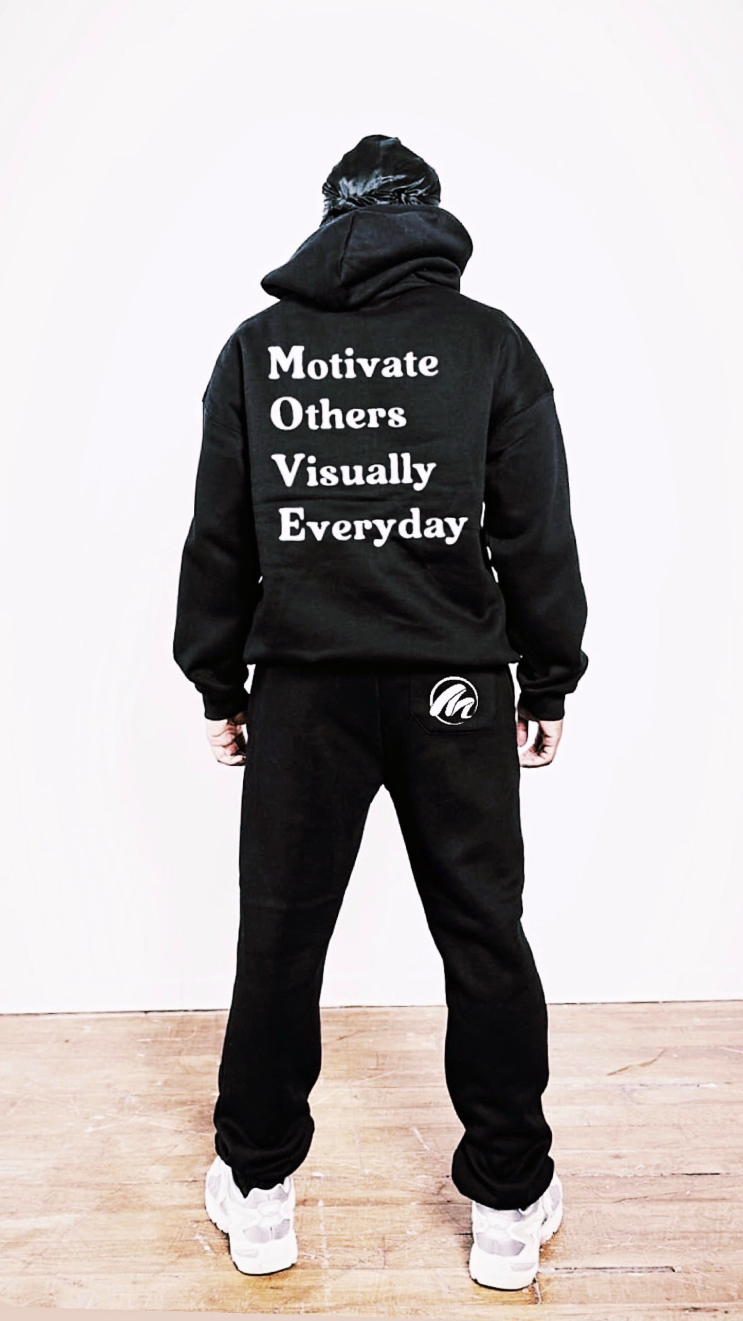MOVE MOVEMENT LOGO SWEATSUIT